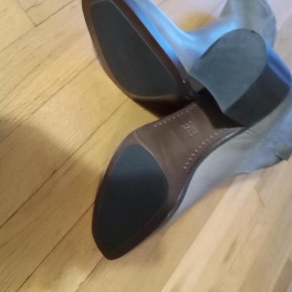 Frye Monroe Stretch ankle pull-on bootie Gray size 8 Brand New - Picture 8 of 8